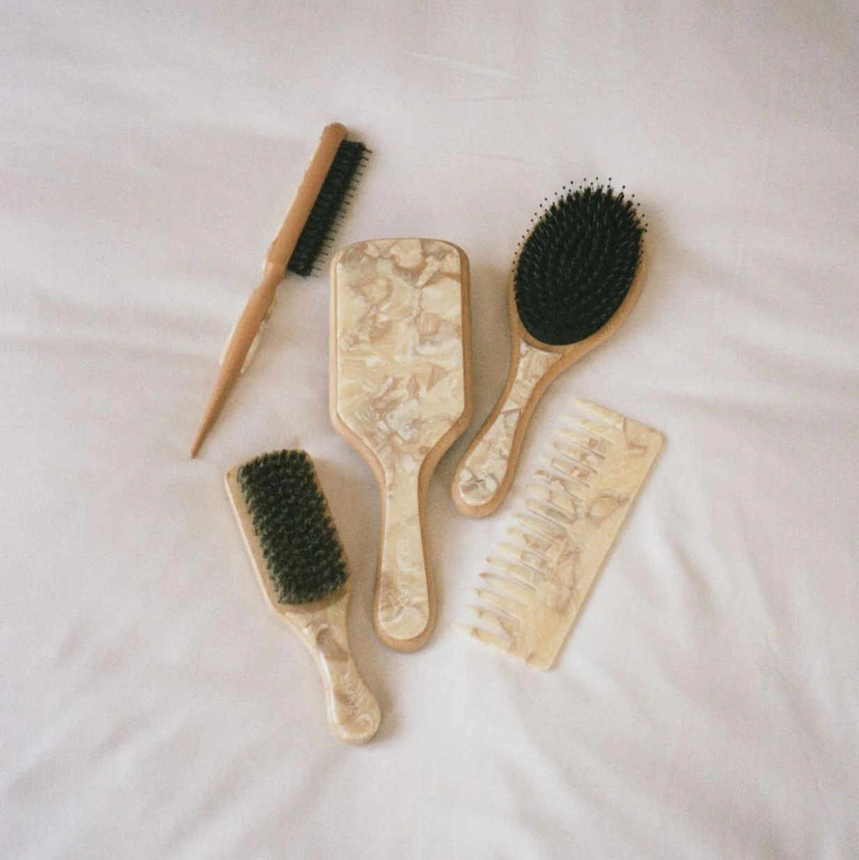 Styling Brush in Chantilly - Image 3