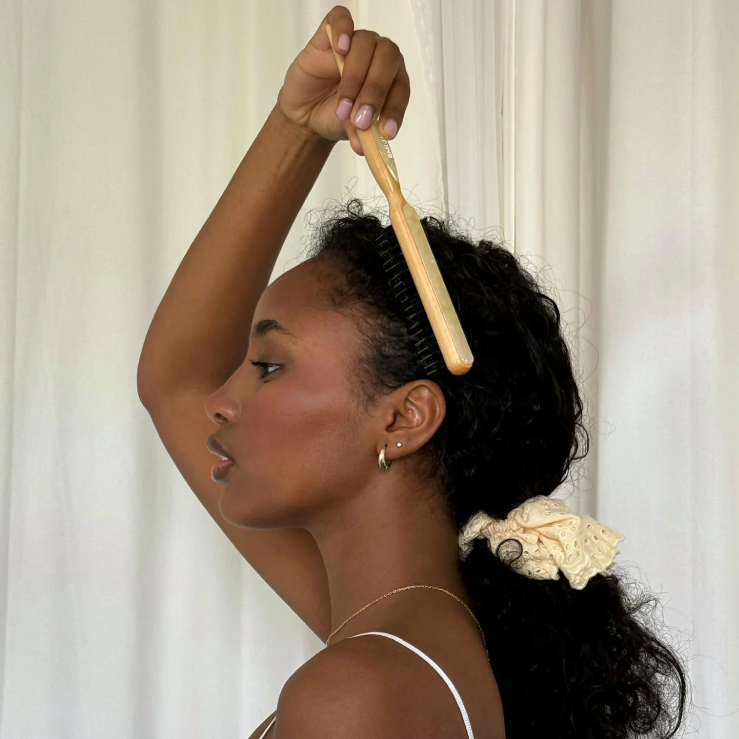 Styling Brush in Lemon Sugar - Image 4