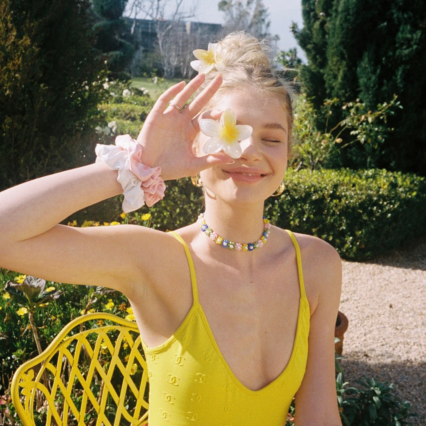 Super Bloom Clip in Coconut - Image 4